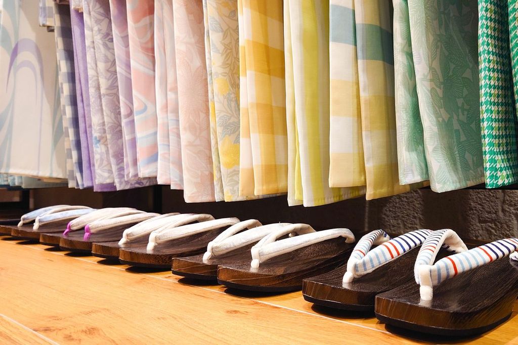浴衣プラン|WA・KKAキモノレンタルとオムスビのお店|京都|着物レンタル|浴衣レンタル|祇園祭りに浴衣で|八坂神社を浴衣でお参り